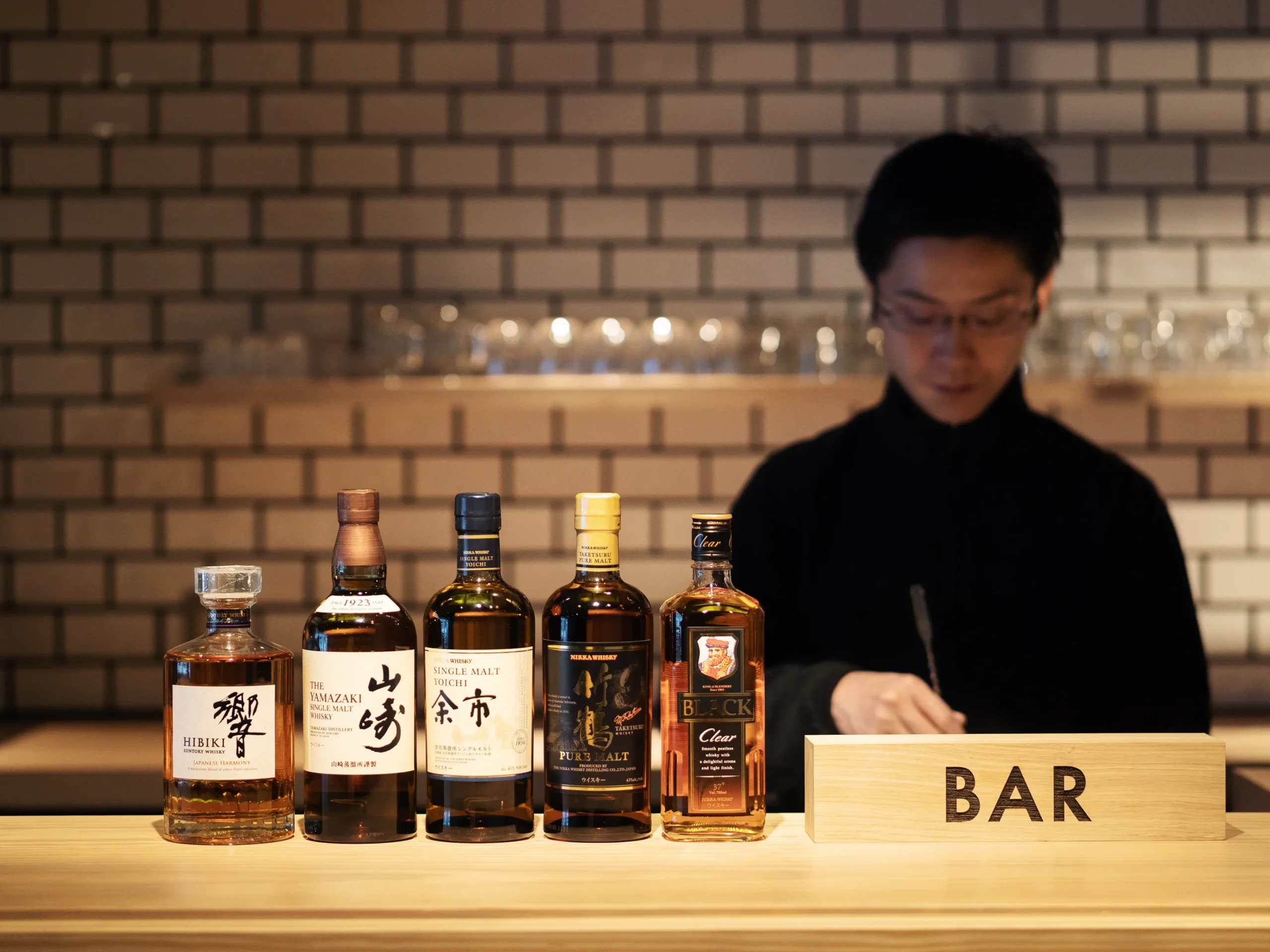 カフェバー併設｜旭川のゲストハウス風ホテル