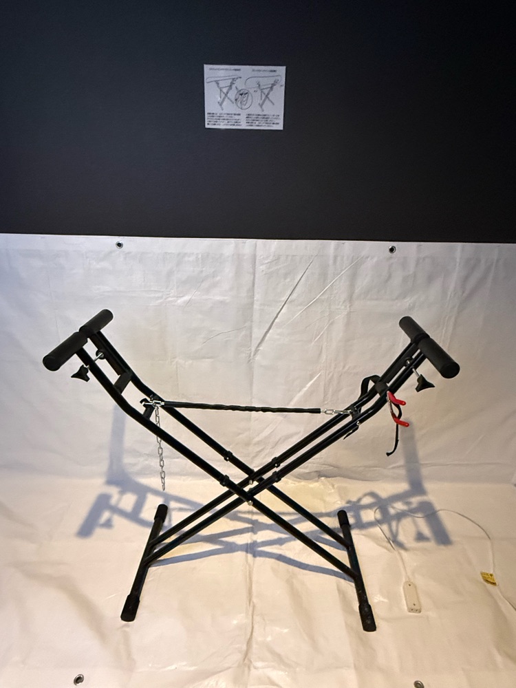 旭川の9Cホテル旭川に設置されたスキー・スノーボード用メンテナンススタンド